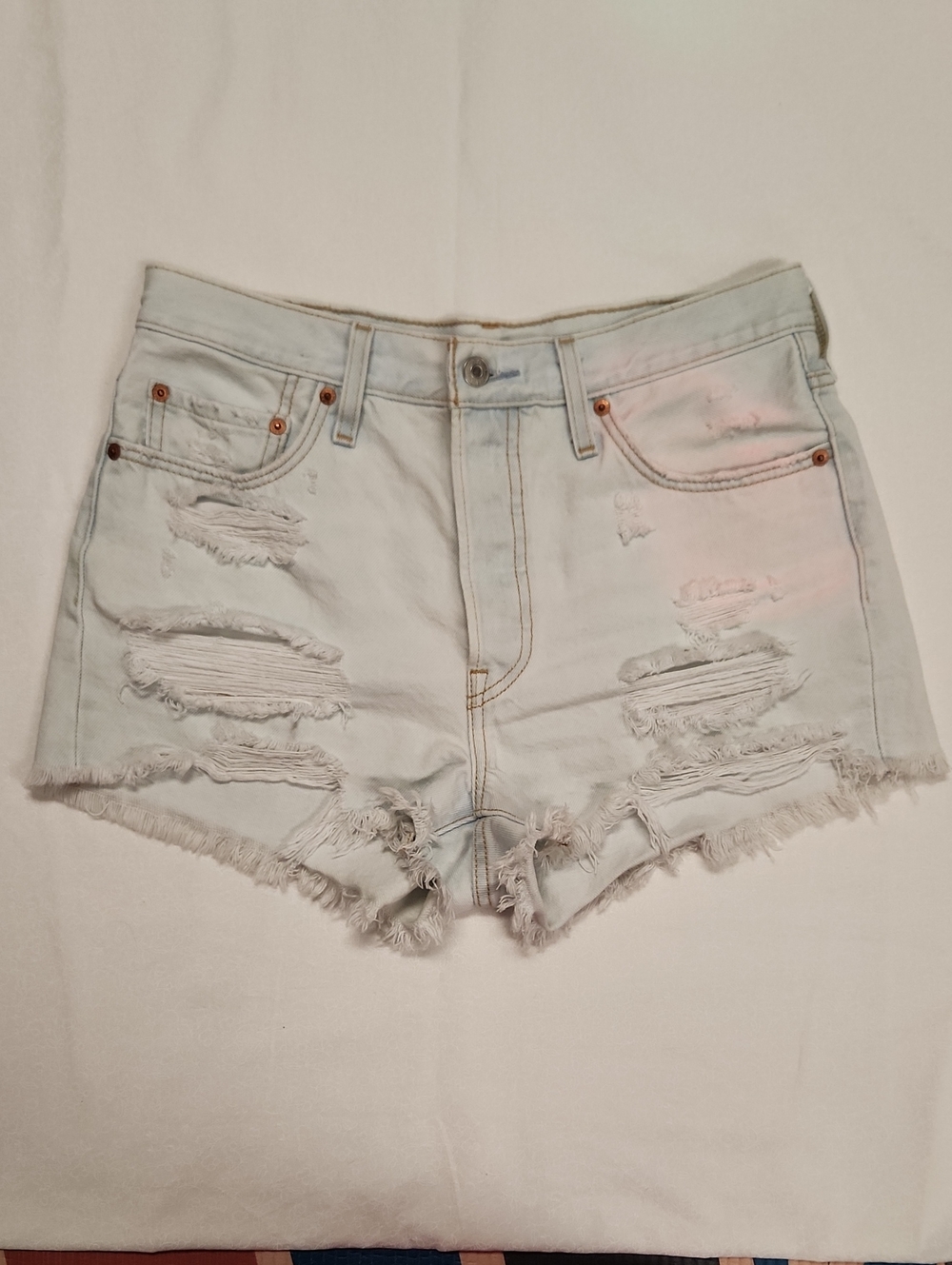 Women's High Rise Levi's 501 Light Wash Distressed Frayed Denim Shorts W29